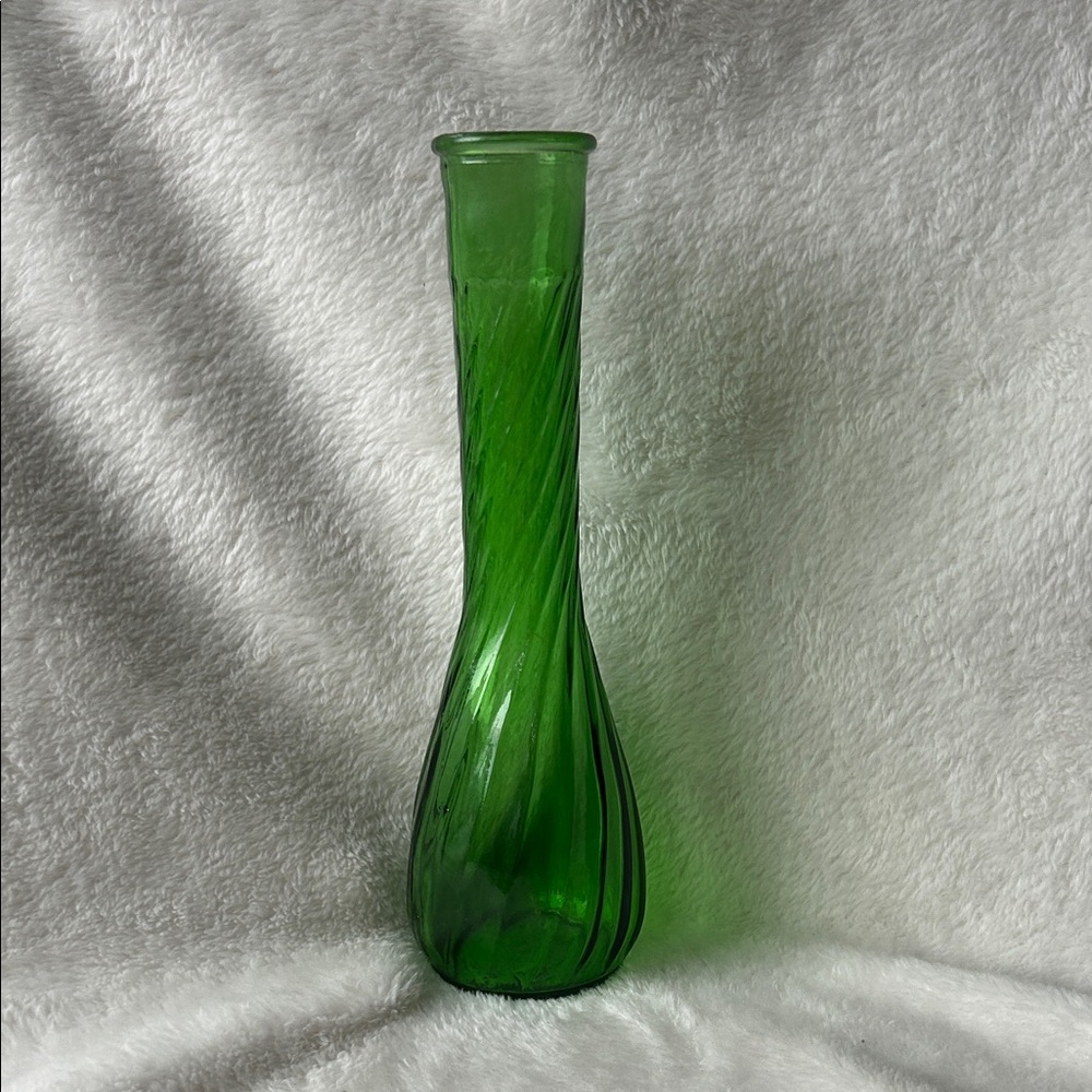 Hoosier 9”Elegant Green Glass Vase